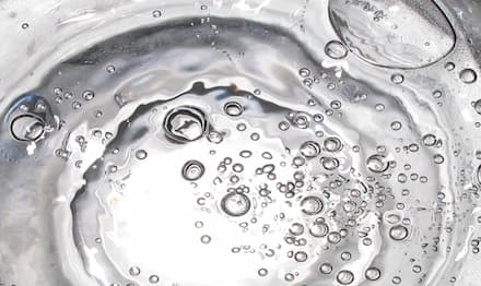 Importancia y ventajas de los antiespumantes solubles en agua en la producción